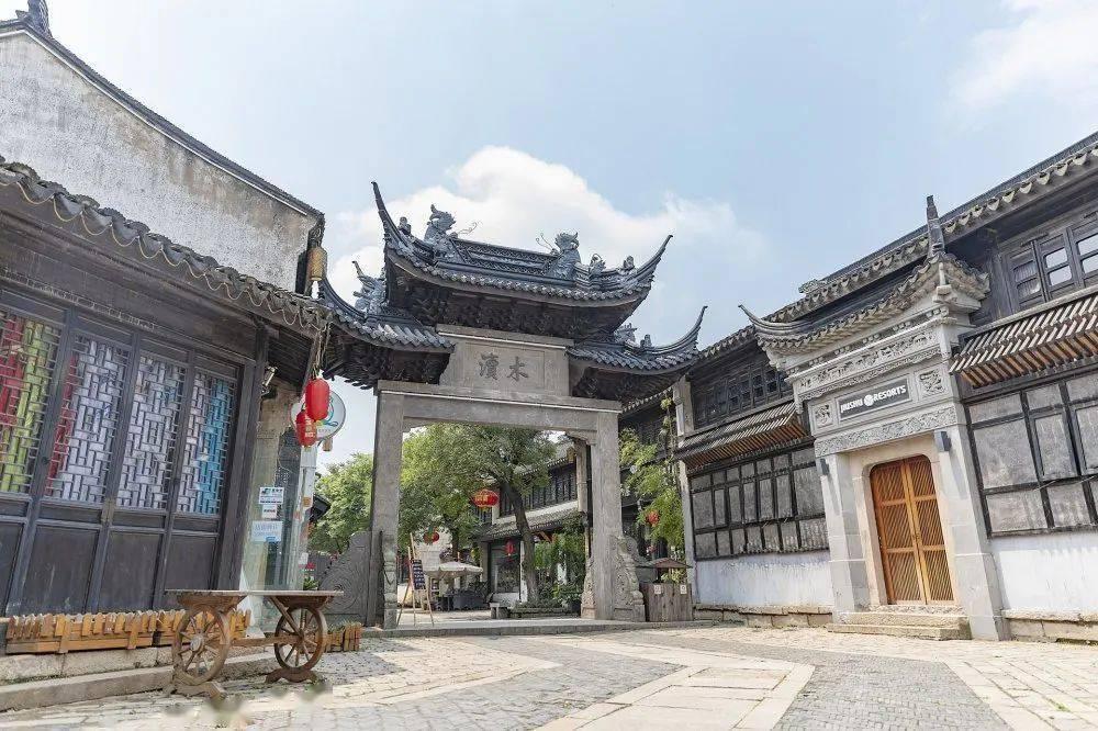 摩娜的时尚装扮